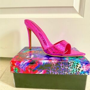 Cape Robbin Fuchsia Croc-Embossed Heels